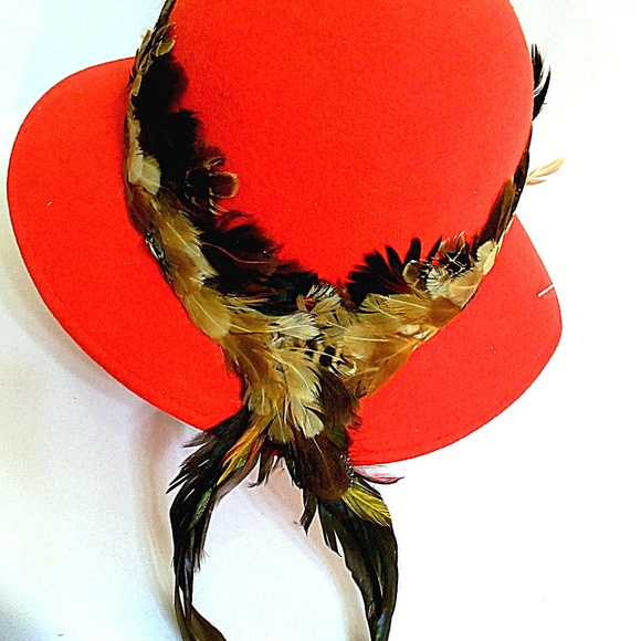 Feather Tail  Women\' s Red Hat main image 4